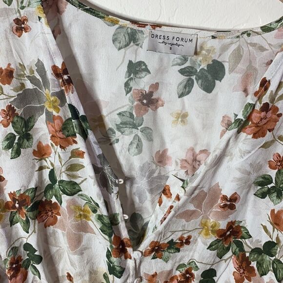 Floral Romper - Picture 2 of 4